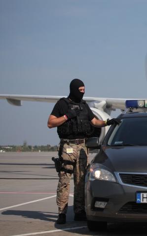 Żart na bombę i nie zobaczył Szwecji