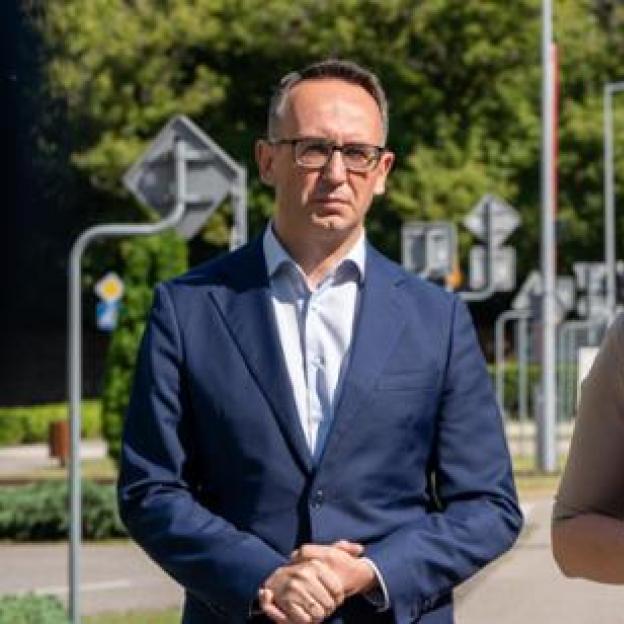 [VIDEO] Minister Barbara Nowacka: „Bezpieczeństwo to nasza wspólna sprawa”. Konferencja z udziałem szefów MEN, MI, MSWiA