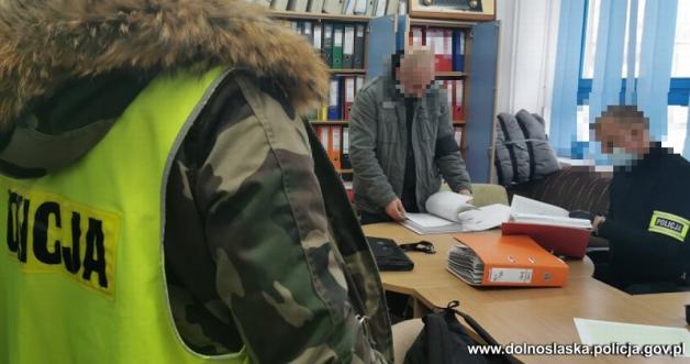 [VIDEO] Uderzenie wrocławskich policjantów w przestępczość korupcyjną nie tylko na Dolnym Śląsku. Zatrzymano już 21 osób...